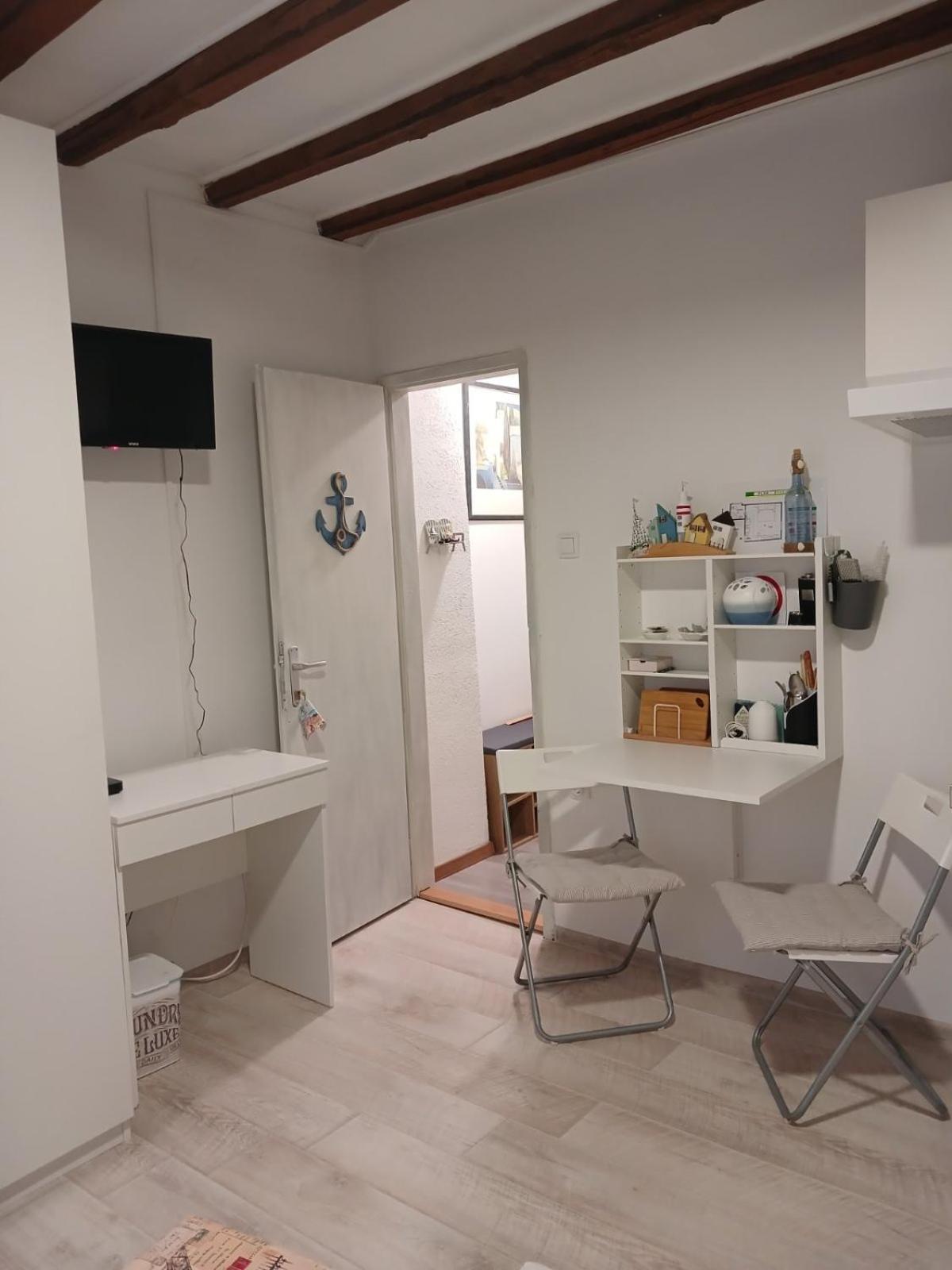 Studio Barka Ровінь Екстер'єр фото